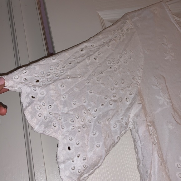 White paisley blouse - Picture 2 of 4